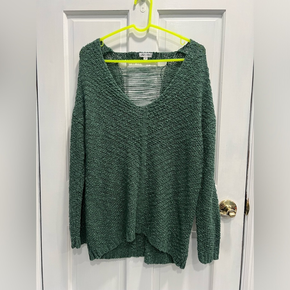 SKYLAR + JADE Green Oversize Back V Rip Sweater SIZE MEDIUM Can Fit LG PreLoved